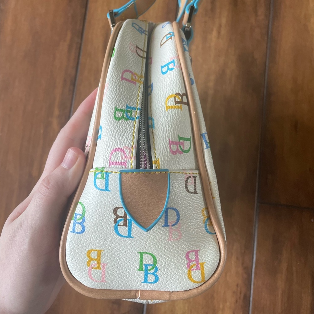 SOLD❤️ EUC Y2k Dooney and Bourke rainbow monagram purse - Picture 4 of 8